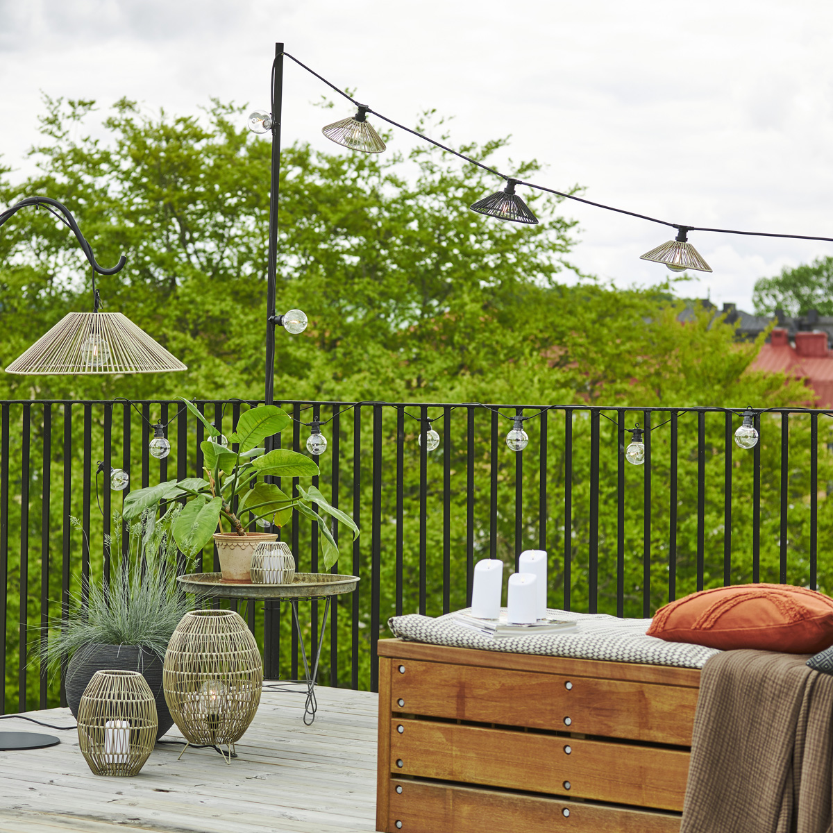 LED Stumpenkerze "Flamme" - Kunststoff - warmweiße 3D Flamme - H: 18cm - Timer - outdoor - weiß LED Stumpenkerze "Flamme" - Kunststoff - warmweiße 3D Flamme - H: 18cm - Timer - outdoor - weiß