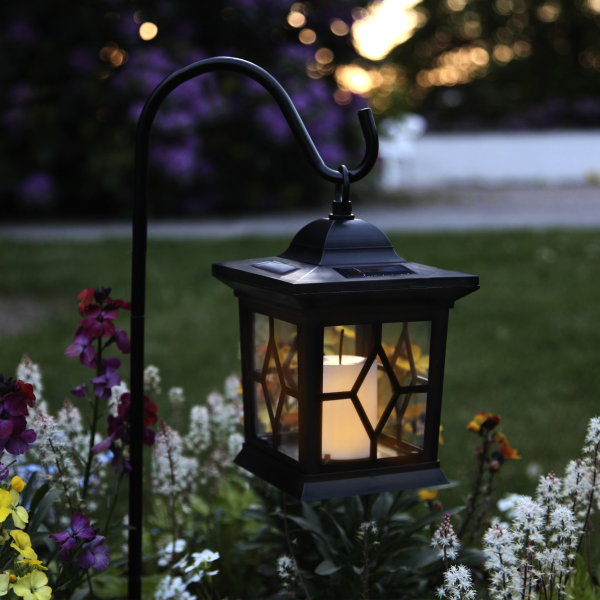 LED Solar Laterne mit Kerze - 3in1 - flackernde LED - Lichtsensor - H: 50cm - schwarz. LED Solar Laterne mit Kerze - 3in1 - flackernde LED - Lichtsensor - H: 50cm - schwarz.