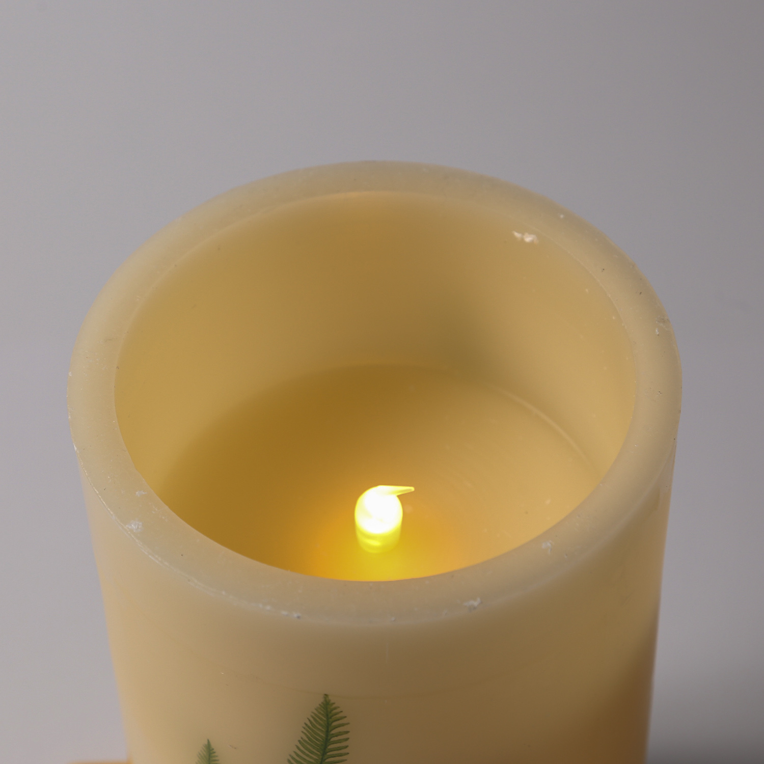 XXL LED Kerze mit Farndruck - Echtwachs - flackernde LED - H: 20cm - D: 12cm - weiß/grün XXL LED Kerze mit Farndruck - Echtwachs - flackernde LED - H: 20cm - D: 12cm - weiß/grün